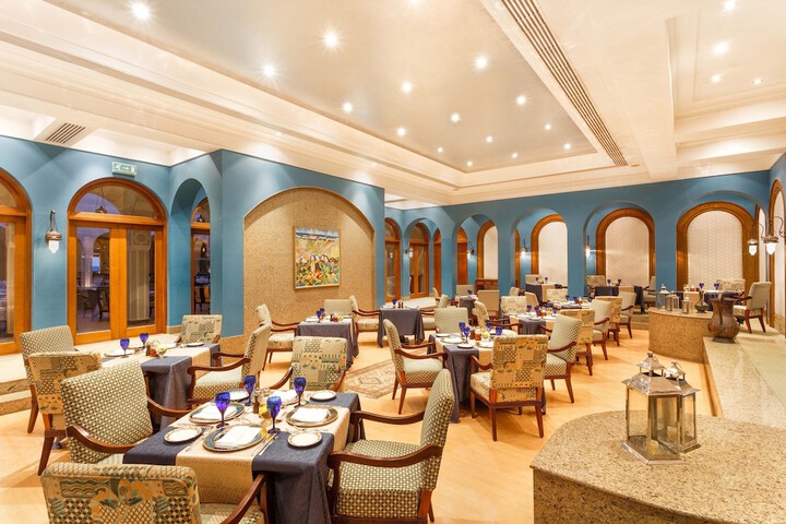 Dining 44 of 61