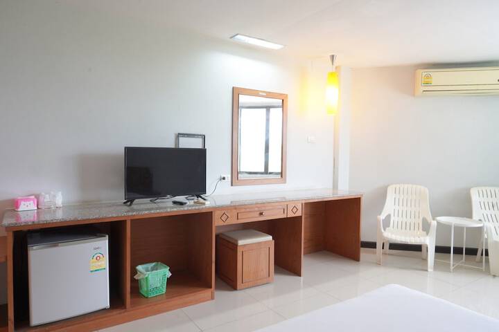 Room 8 of 15