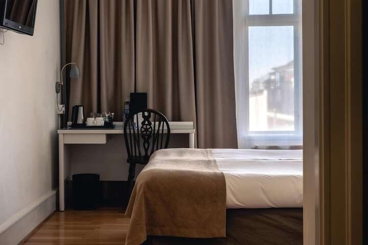 Room 35 of 73