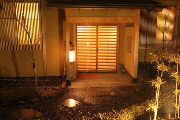 Room 16 of 64