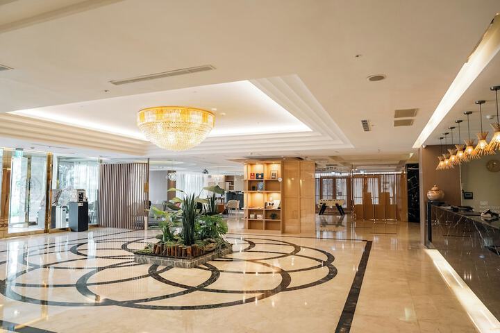 Hotel 2 of 126