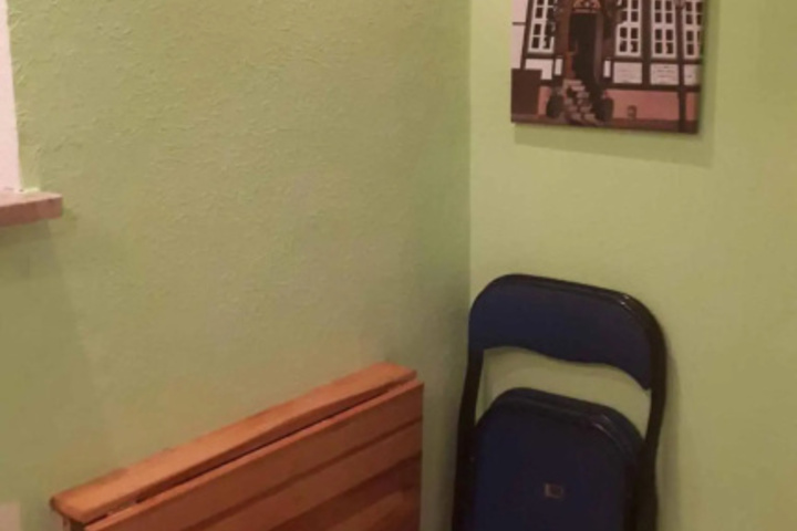 Room 10 of 16