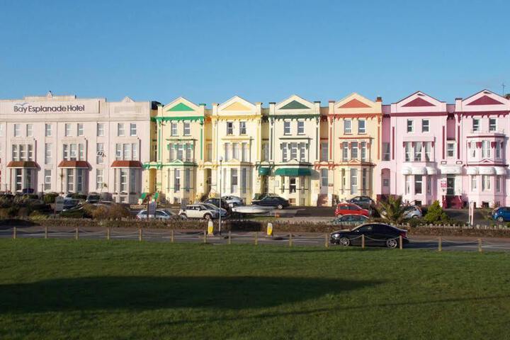 WULFRUNA HOTEL