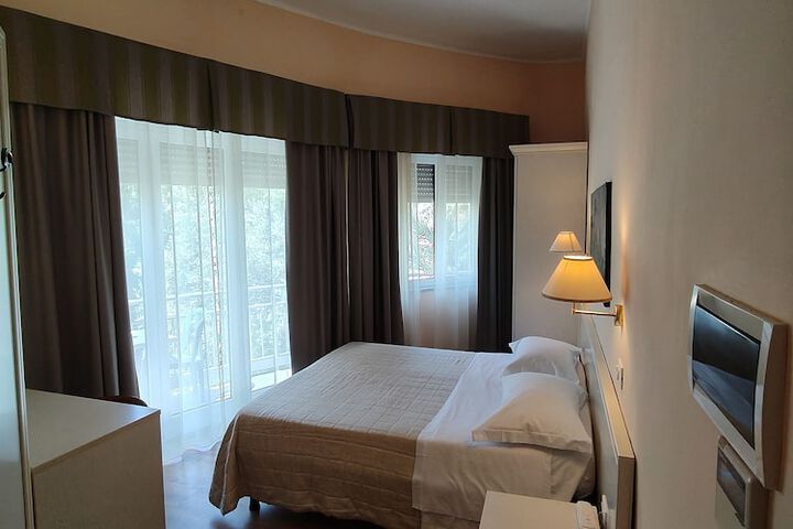 Room 18 of 53