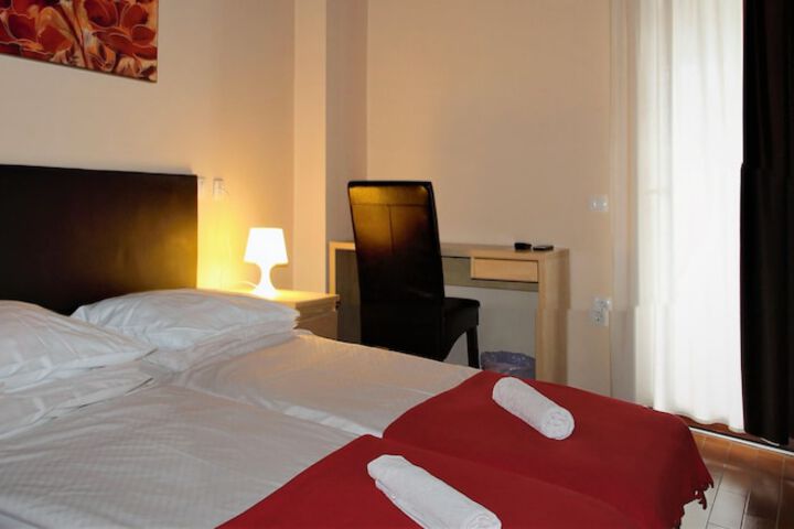 Room 8 of 22