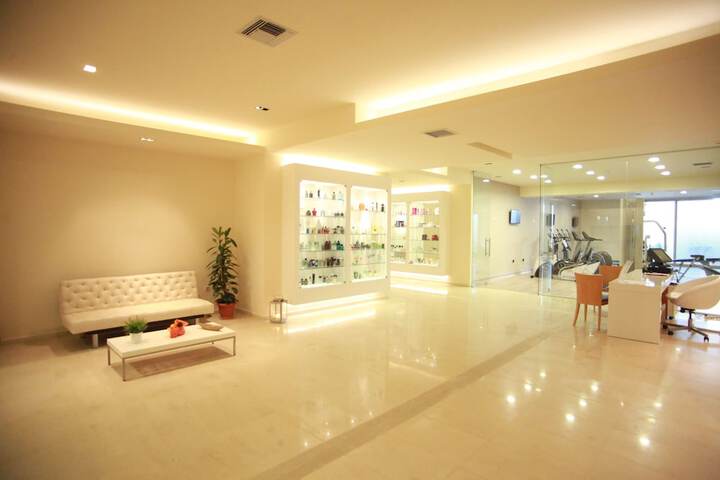 Hotel Interior 102 of 227