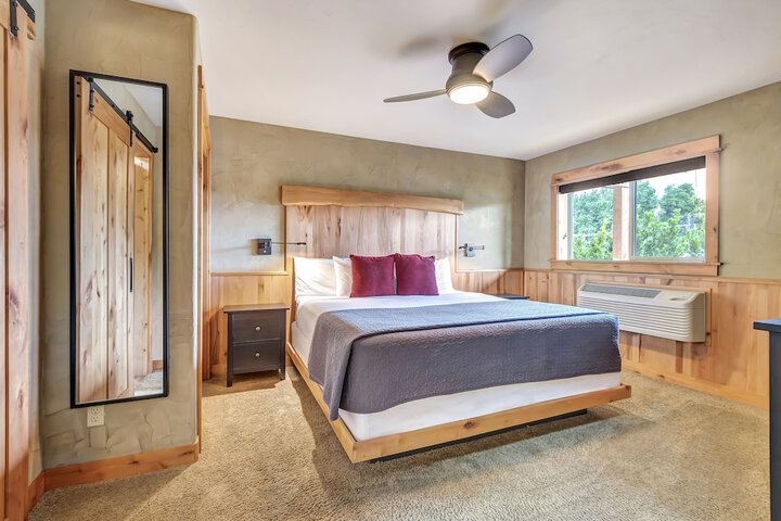 Room 3 of 43