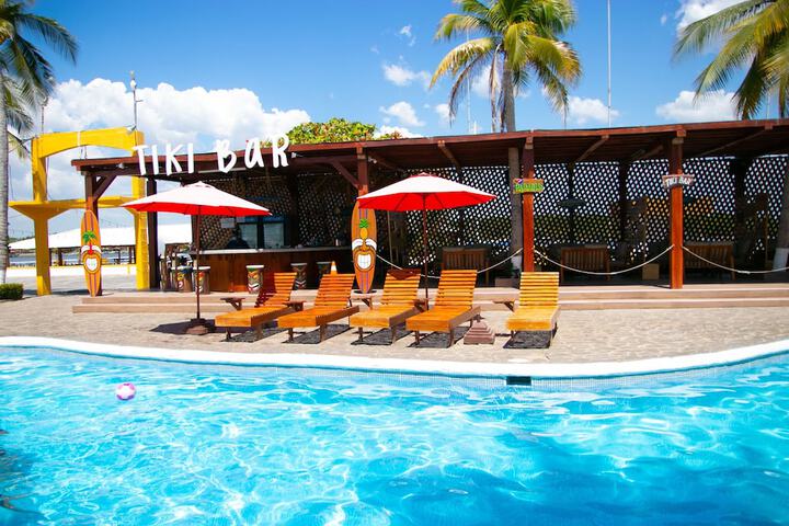 Pool Hotel