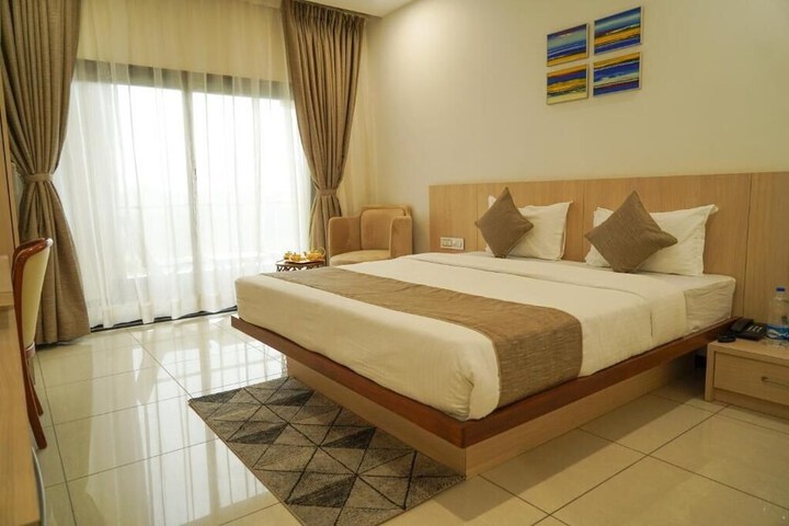 Room 2 of 27