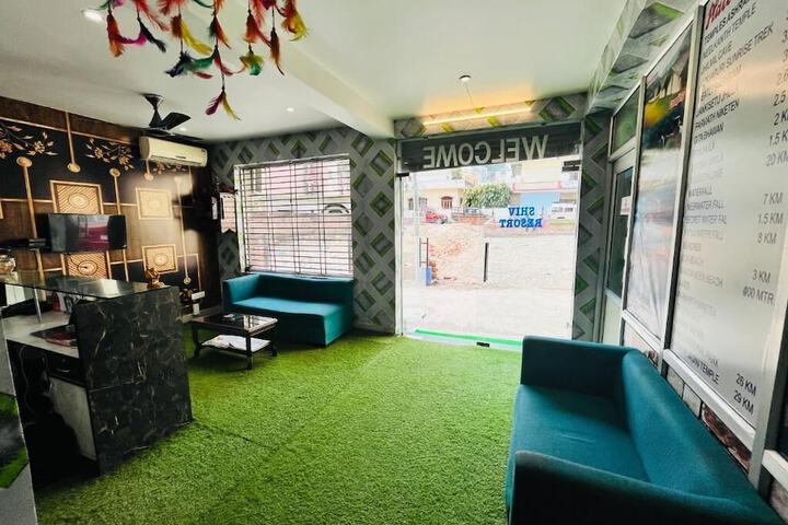 Room 14 of 21