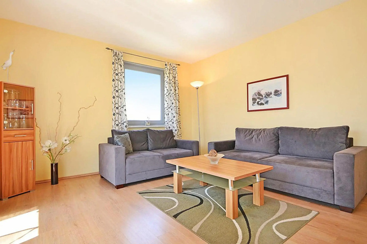 Room 5 of 11