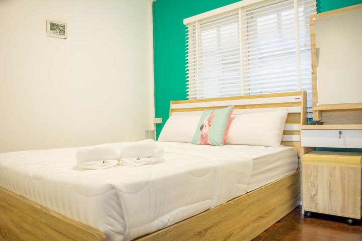 Room 6 of 27