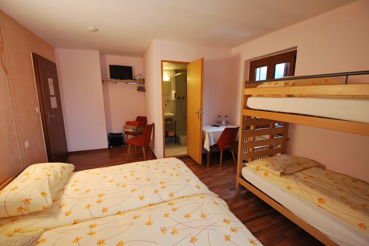 Room 18 of 47