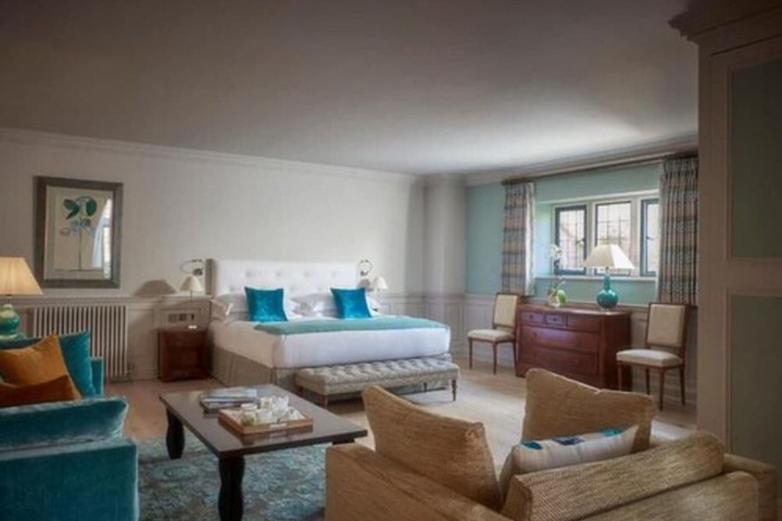 Room 8 of 40
