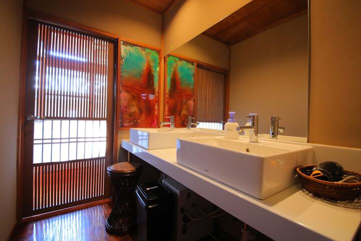 Clean Restrooms