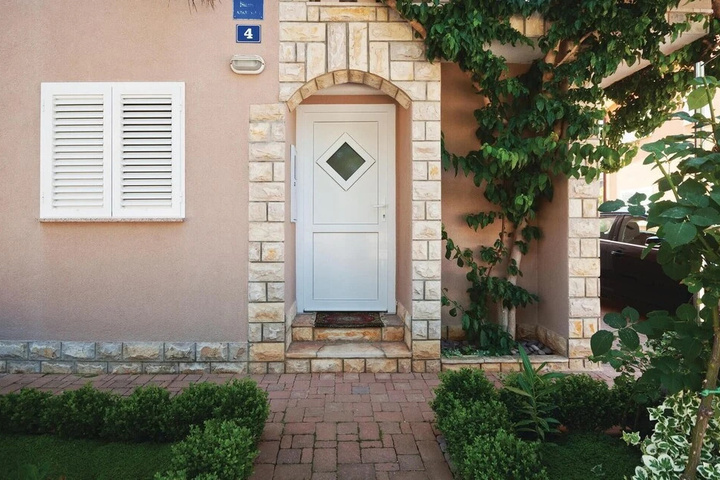 Awesome Home in Privlaka With Wifi and 2 Bedrooms