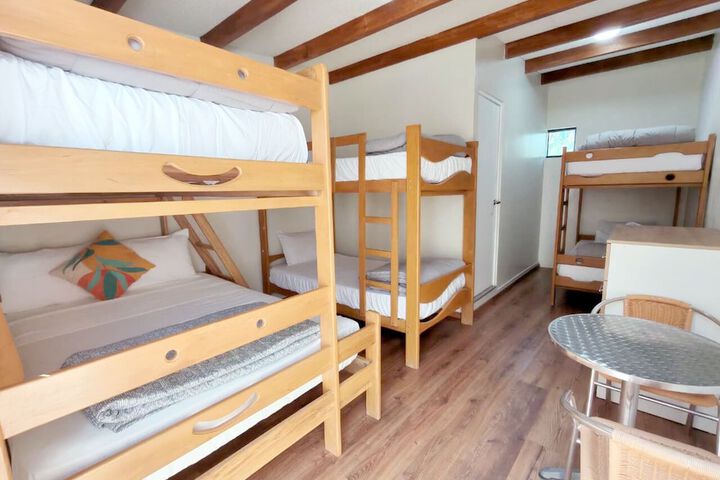 Room 43 of 214