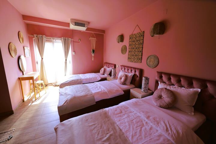 Room 13 of 37