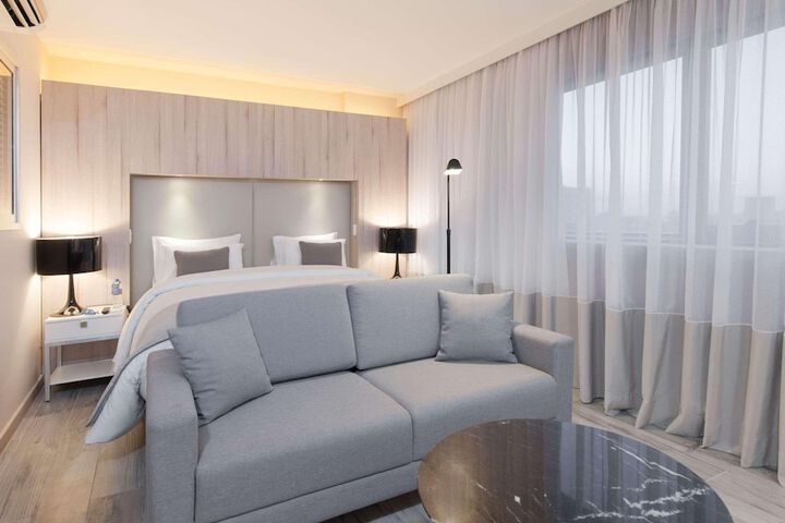 Room 42 of 110