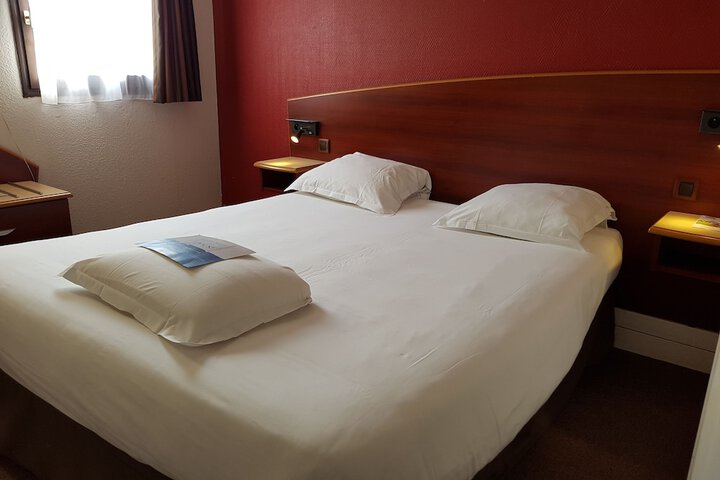 Room 5 of 65