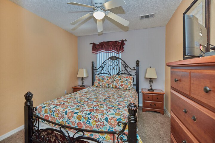 Room 17 of 35