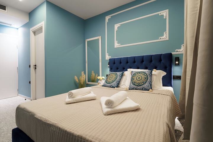 Room 26 of 100