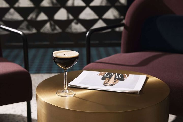 Lounge 74 of 78