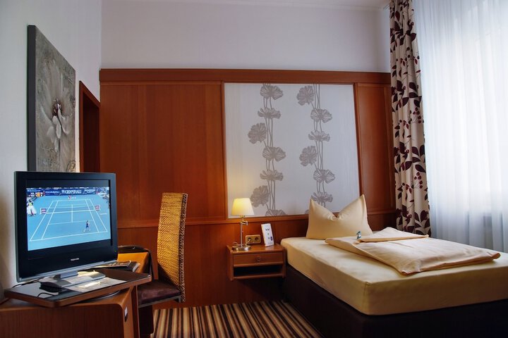 Room 14 of 30