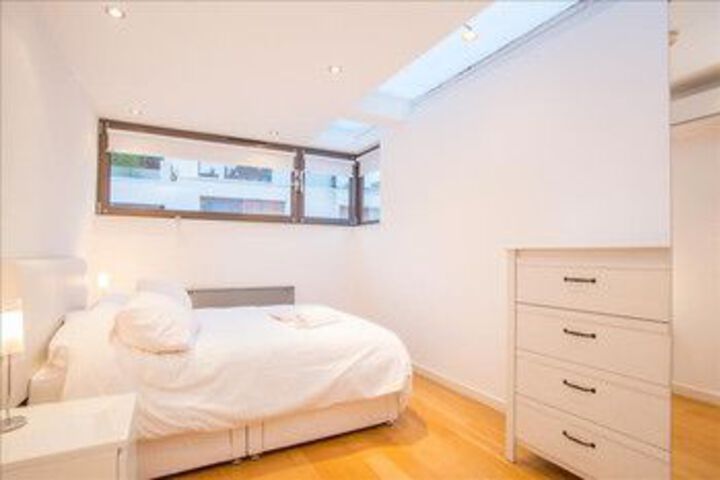 Room 4 of 14