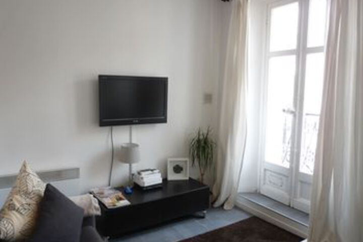Room 14 of 18