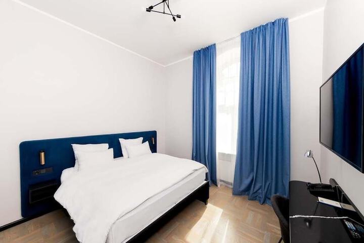 Room 73 of 229