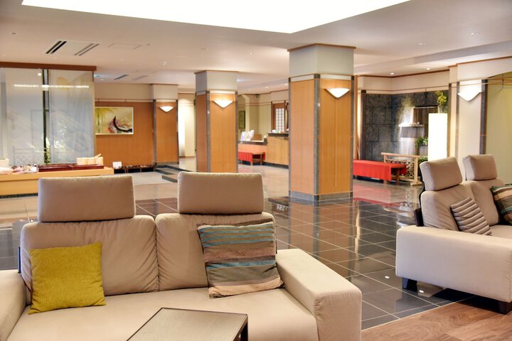 Entrance & Lobby