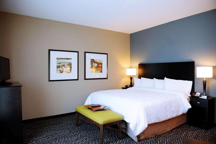 1 King Bed (2 of 10)