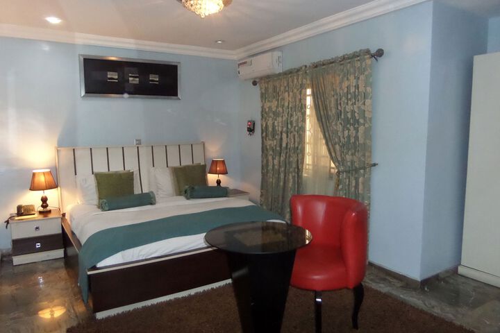Room 14 of 24