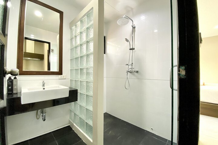Room 32 of 41