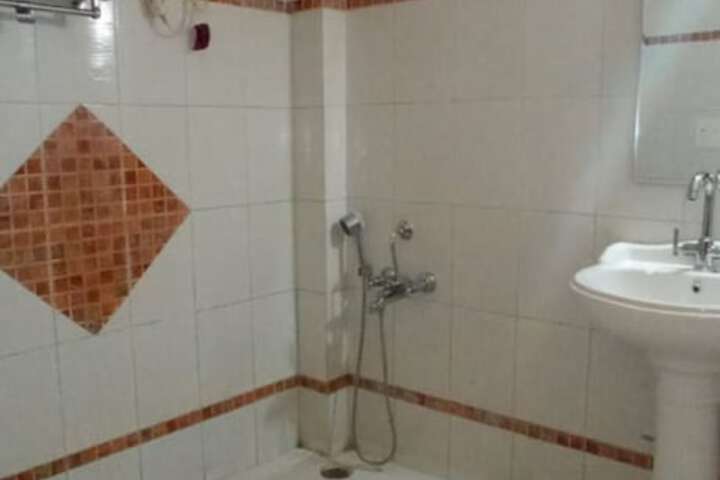 Room 14 of 60