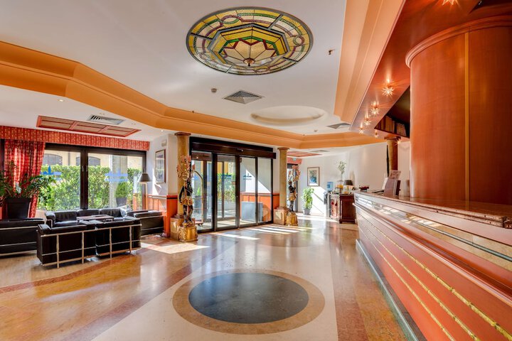 Guest Lobby