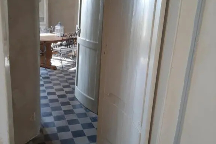Room 6 of 6