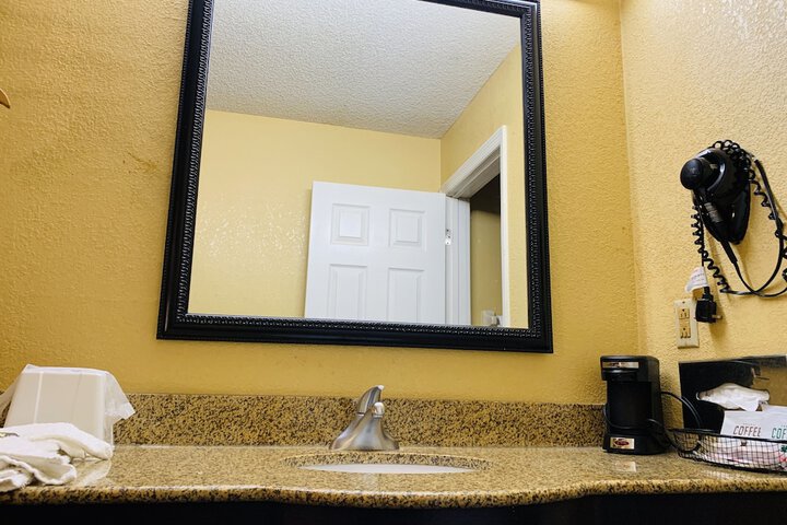 Bathroom sink
