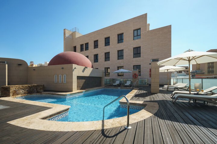Pools & Facilities