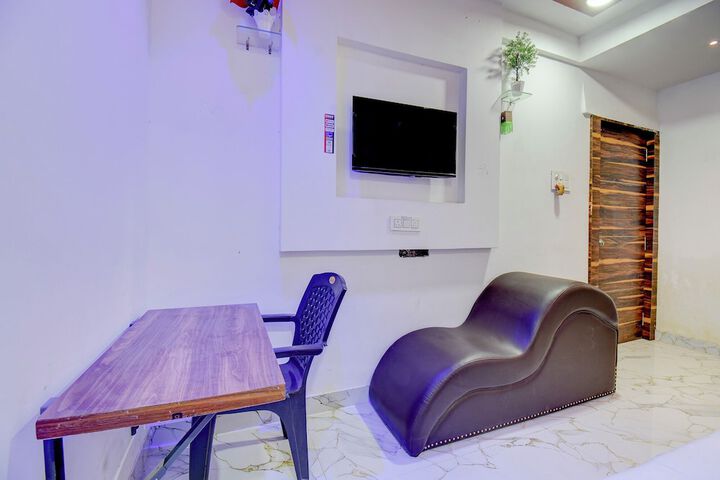 Room 7 of 28