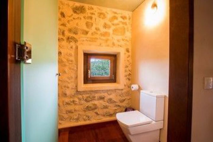 Room 5 of 75