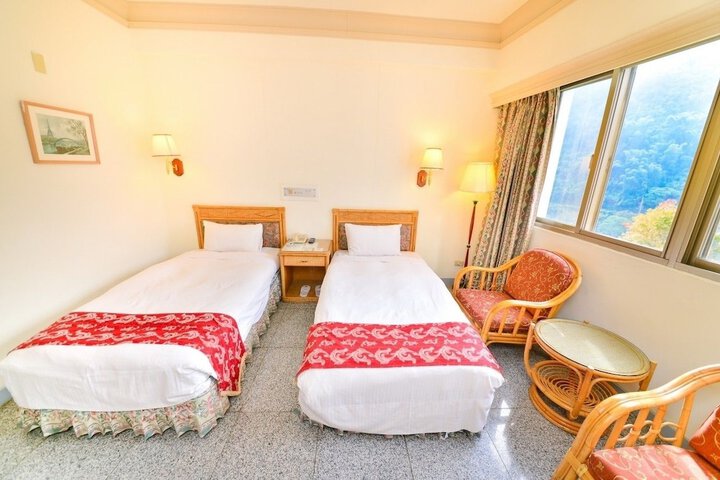 Room 4 of 44