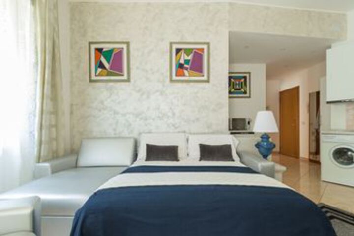 Room 9 of 22