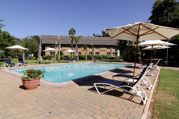 Pool 52 of 120