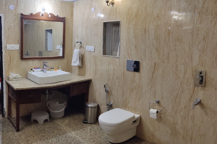 Room 83 of 113