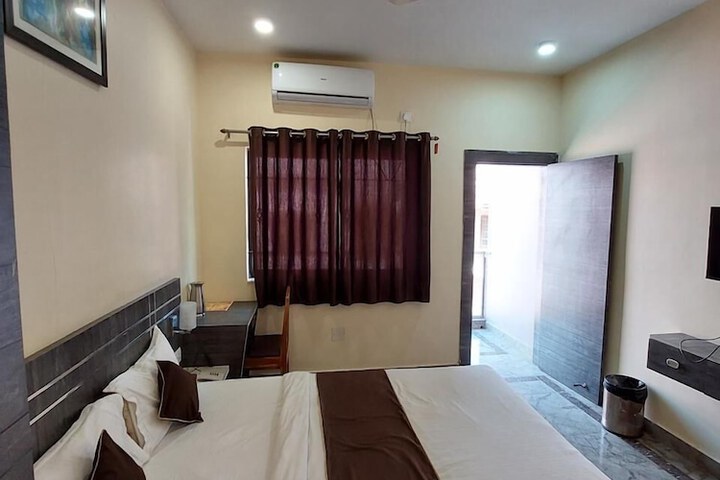Room 3 of 19