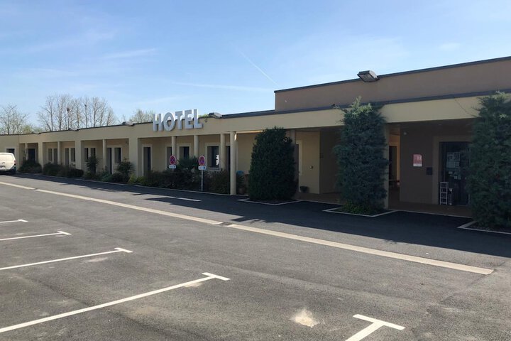 Hotel 52 of 61