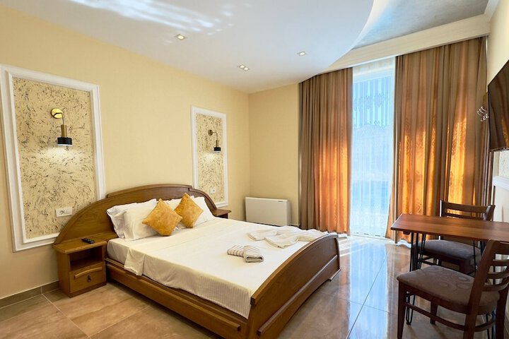 Room 44 of 121