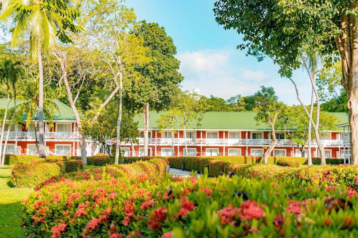 Hotel Exterior 152 of 154